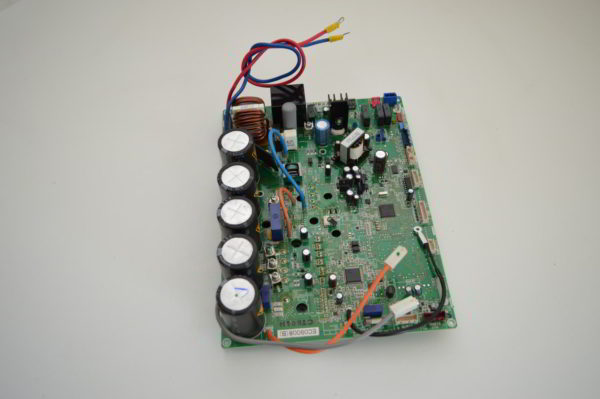 CARTE PCB ASSY  EC09008 (2P193914- 6) pour groupe DAIKIN EKHBRD011ABV1 / EKHBRD014ABV1 / EKHBRD016ABV1 (Référence d'origine: 5002310 ) (OCCASION) – Image 3