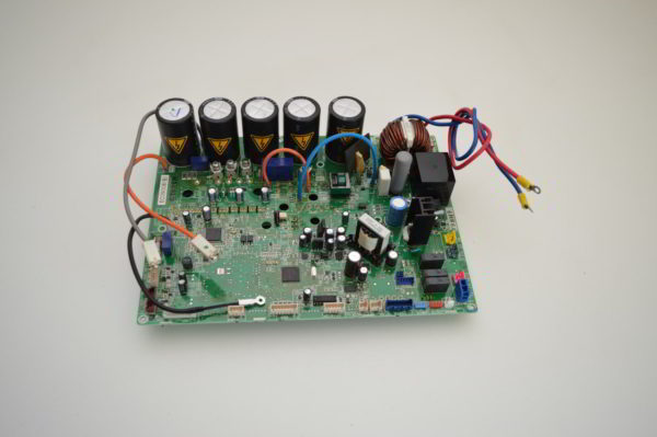 CARTE PCB ASSY  EC09008 (2P193914- 6) pour groupe DAIKIN EKHBRD011ABV1 / EKHBRD014ABV1 / EKHBRD016ABV1 (Référence d'origine: 5002310 ) (OCCASION) – Image 4