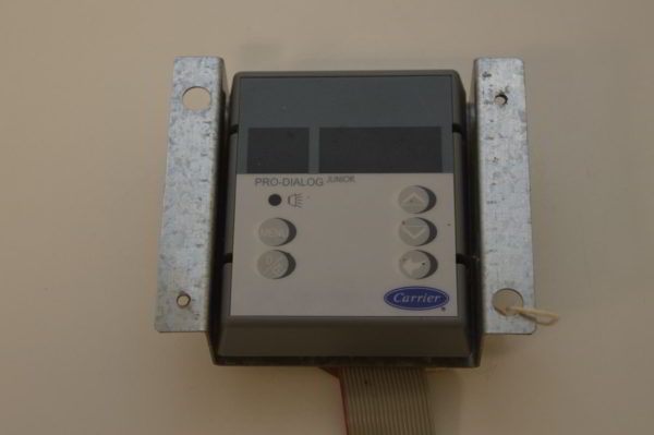 Interface utilisateur CARRIER PRO-DIALOG (30RHV / 30RHX) (Référence: CELP130573-01) (OCCASION)