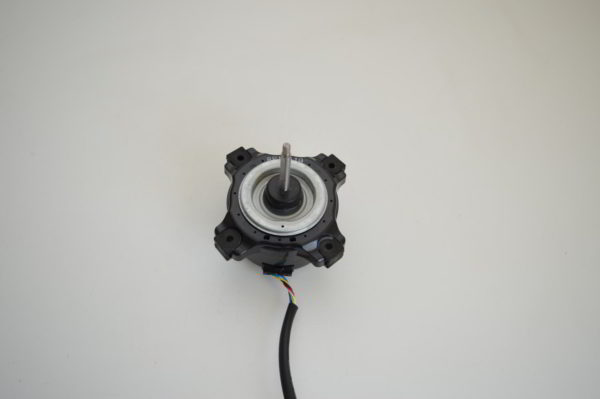 Moteur ventilateur HITACHI RRMB 3675  (NEUF)
