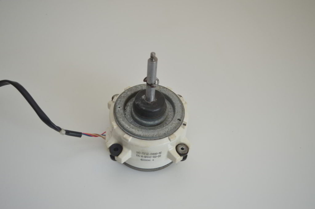 Moteur de ventilation introuvable pour Pompe à chaleur SANYO pièce détachées d'occasion testées et reconditionnées