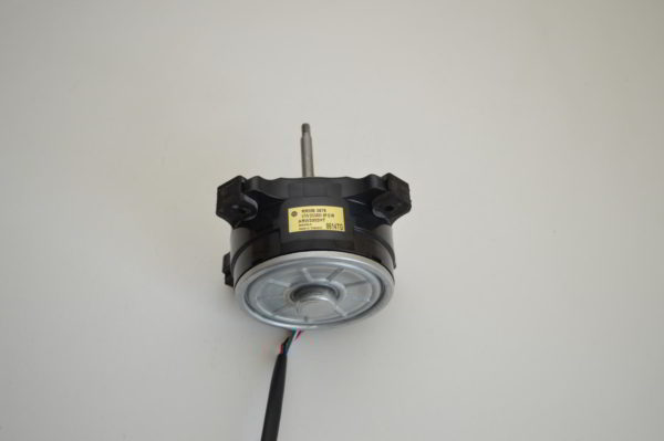 Moteur ventilateur HITACHI RRMB 3675  (NEUF) – Image 4