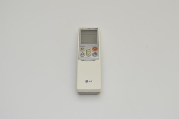 Télécommande LG  AKB 35  (OCCASION)