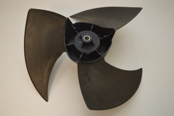 Hélice ventilateur FUJITSU   >PP<    Diamètre: 450mm (Diamètre Arbre: 14 mm) (OCCASION)