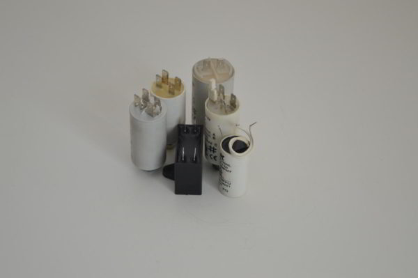 Condensateur OCCASION: Valeur comprise entre 1 et 1.5 uF
