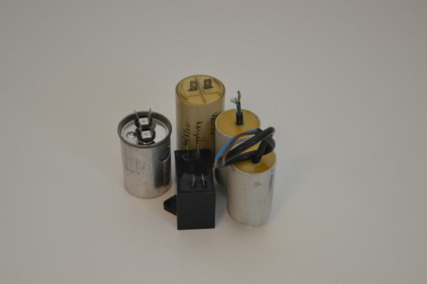 Condensateur OCCASION: Valeur comprise entre 8 et 10 uF