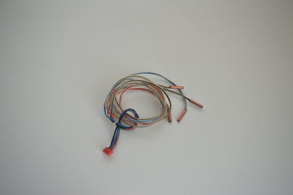 Lot de 4 Sondes HITACHI (2.2 Kohm à +25°C, embouts cuivre, connecteur rouge) (OCCASION)