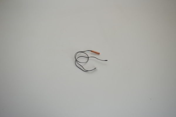 Lot de 2 Sondes HITACHI (10 Kohm à +25°C, embouts cuivre et plastique, connecteur blanc) (NEUF) – Image 2