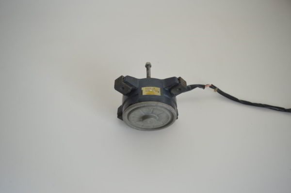 Moteur ventilateur DAIKIN D50N-28  ARW34T8P50DA  Réf: 1772252  (OCCASION) – Image 2