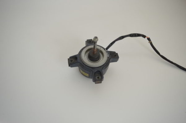 Moteur ventilateur DAIKIN D50N-28  ARW34T8P50DA  Réf: 1772252  (OCCASION) – Image 4