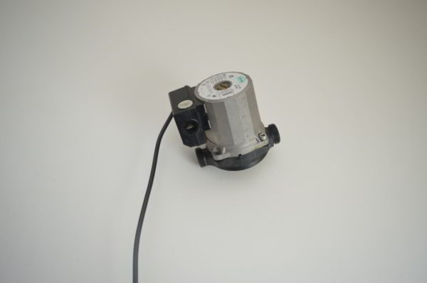 Circulateur de chauffage 3 vitesses WILO RS/7-3 P   15/130 Viessmann Ref: 7874710  (OCCASION) – Image 3