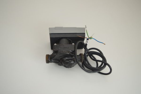 Circulateur de chauffage électronique WILO Stratos PARA 15/1-7  T3  AT  (130)  (OCCASION) – Image 4