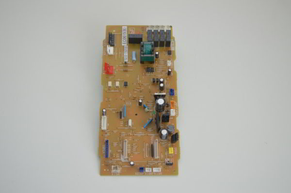 Carte DAIKIN  EC0615 Ref: 300351P pour FBQ 100/125 B7V3B  (NEUF) – Image 2