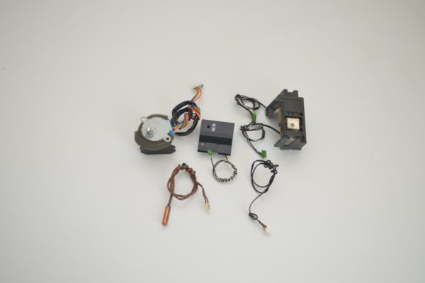 Lot (Sondes+Carte LED+Carte switch+Relais) DAIKIN pour mural FTCY223D7V1  (OCCASION) – Image 2