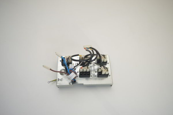 Boitier de raccordement (Terminal Block) pour multisplits Daikin 4MXS68F2V1B  Réf. DAIKIN: 1689475  (OCCASION)