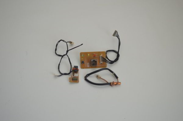 Lot de 2 Cartes auxiliaires et 2 sondes DAIKIN pour console FVXS50BVMB  (OCCASION) – Image 3