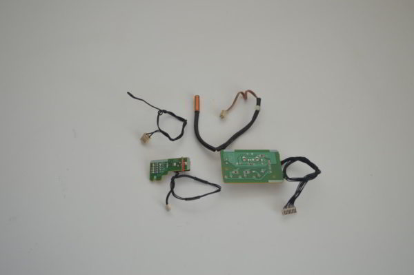 Lot de 2 Cartes auxiliaires et 2 sondes DAIKIN pour console FVXS50BVMB  (OCCASION) – Image 6
