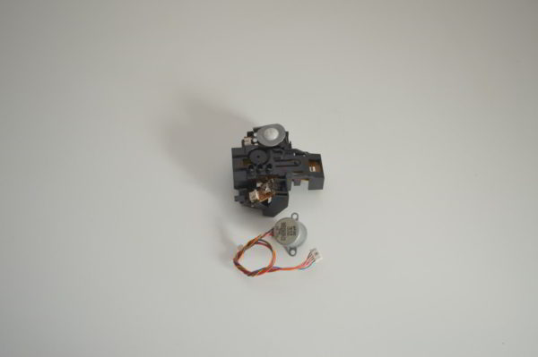 Carte Display: LED/Poussoir/Infrarouge (3P145629-1) (Référence d'origine: 159697J) + Carte Sensor (3P144505-1) (Référence d'origine: 159696J)  + Moteur volet 3SB40333-1(Référence d'origine: 064634J / 176724J) pour Console DAIKIN FTXS35DAVMW (OCCASION) – Image 2