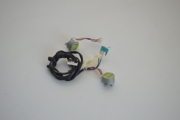 Lot de 2 moteurs de volets et d'1 micro-switch DAIKIN pour console FVXS50BVMB  (OCCASION) – Image 5