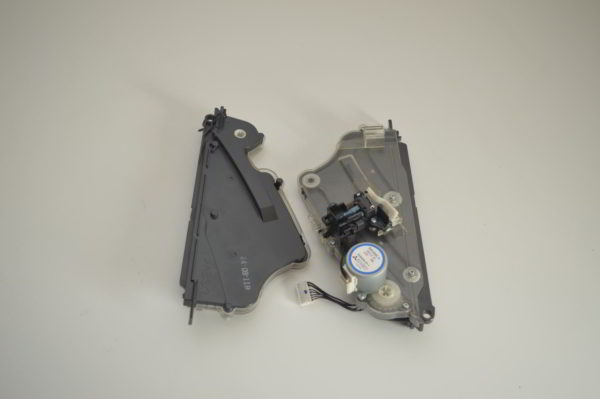 Lot d'1 moteur de volet MP35HCA et d'1 micro-switch DAIKIN pour mural FTXG25JV1BS / FTXG25JV1BW  (OCCASION) – Image 6