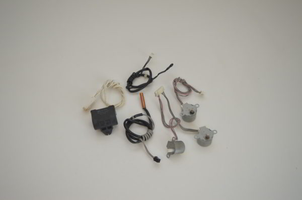 Lot Moteurs Volets + 2 Sondes + Condensateur 1,3uF pour mural FUJITSU ASY 18/24 LBAJ (OCCASION) – Image 4