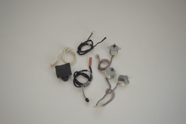 Lot Moteurs Volets + 2 Sondes + Condensateur 1,3uF pour mural FUJITSU ASY 18/24 LBAJ (OCCASION) – Image 5