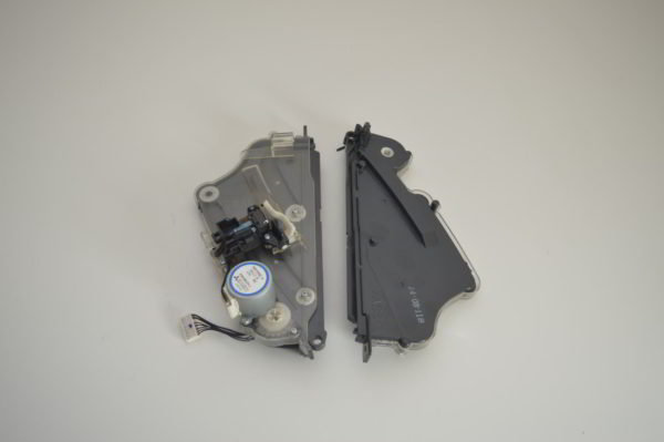 Lot d'1 moteur de volet MP35HCA et d'1 micro-switch DAIKIN pour mural FTXG25JV1BS / FTXG25JV1BW  (OCCASION)