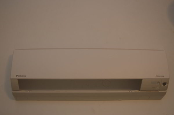Panneaux de façade (Front Panel) DAIKIN pour mural FTKS 20/25/35 D3VMW ou FTKS 20/25/35 D3VML   (NEUF)