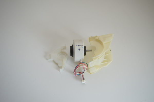 Moteur Turbine (DC FAN MOTOR) DAIKIN KFD-280-40-8G pour FTXG 25/35 JV1BS / FTXG 25/35 JV1BW  (OCCASION) – Image 4