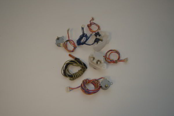 Lot de 4 Moteurs Volets+1 Sonde+2 Switchs pour console FUJITSU/ATLANTIC AGYF09LAC  (OCCASION) – Image 2