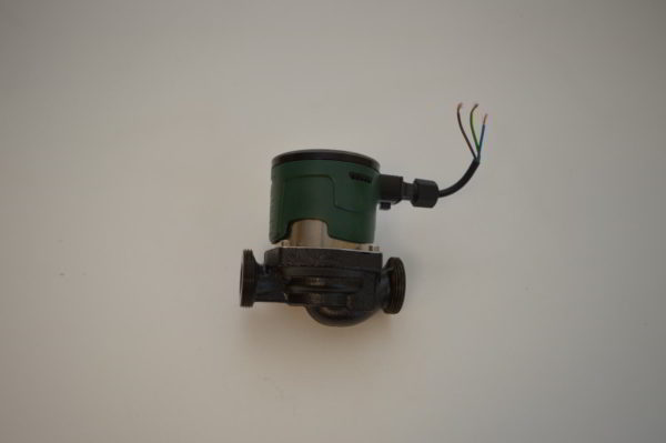 Circulateur de chauffage électronique DAB EVOSTA2 40-70/130  (DN25)  (OCCASION) – Image 3