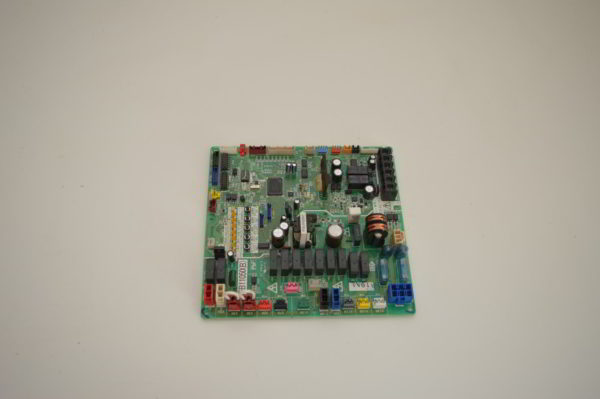 Carte DAIKIN (PCB ASSY)  EB11050(B) pour CMSQ250A7W1B  (Réf: 300575P/5008669)   (OCCASION) – Image 4