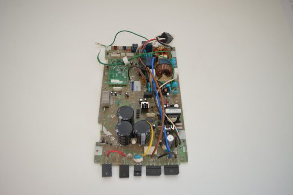 Carte Main Hitachi RRZK8Q93 pour RAW-25NH2A  (Réf: PMRAW25NH2AS01) (OCCASION) – Image 2