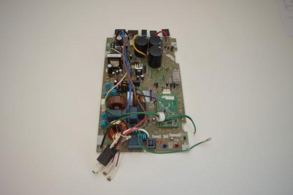 Carte Main Hitachi RRZK8Q93 pour RAW-25NH2A  (Réf: PMRAW25NH2AS01) (OCCASION) – Image 4