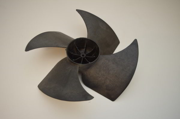 Hélice ventilateur HITACHI pour Moteur RRMB 3909 (D:370mm) (Réf: PMRAC-25CNH2)  (OCCASION) – Image 2
