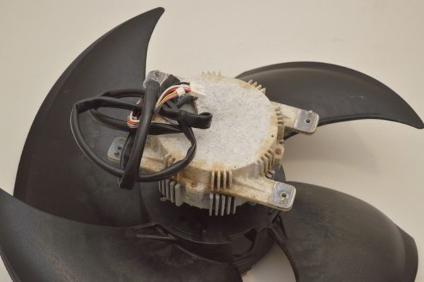 Ventilateur (Moteur + Hélice) DAIKIN pour CMSQ250A7W1B (Réf: 300735P + 300638P) (OCCASION) – Image 5