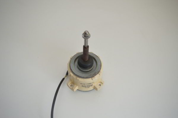 Moteur ventilateur HITACHI RRMB3978 (SIC-81FW-D8138-4) pour RAM-90QH5 (Réf: PMRAM90QH5908) (OCCASION)