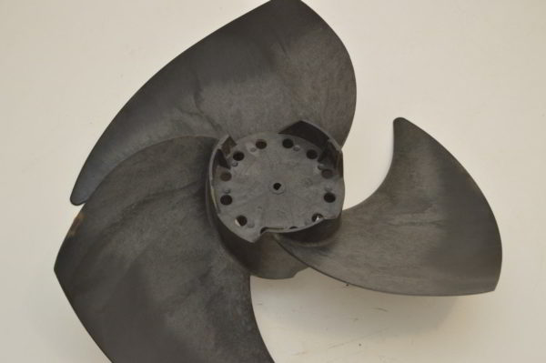 Hélice ventilateur DD0001340 pour groupe HITACHI RAM-90QH5 (Réf: PMRAM90QH5910)  (D=550mm)  (OCCASION) – Image 3