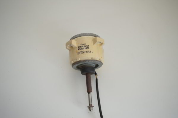 Moteur ventilateur HITACHI RRMB3978 (SIC-81FW-D8138-4) pour RAM-90QH5 (Réf: PMRAM90QH5908) (OCCASION) – Image 2