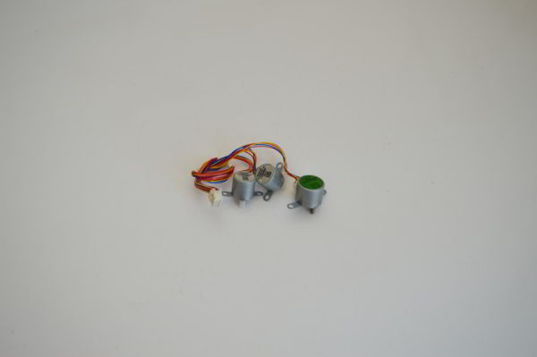 Lot de 3 micro moteurs de volet DAIKIN pour mural FTXG20/25/35/42/50G2V1B  (OCCASION) – Image 3