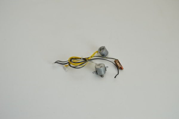 Lot de 2 Moteurs Volet + 2 Sondes  pour mural HITACHI RAK 18/25/35/50 QH8(W) (OCCASION) – Image 3