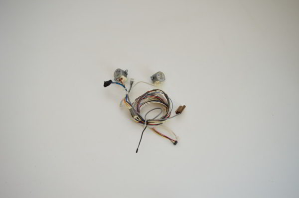 Lot de 2 Moteurs Volets + 2 Sondes + Micro Switch  pour mural HITACHI RAK-50NH5 (OCCASION) – Image 3
