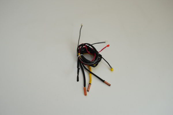 Lot de 4 sondes de température pour groupe monosplit Atlantic/Fujitsu: Mod.1U 018FS.UE   (OCCASION)