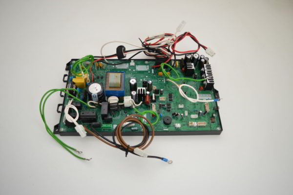 Carte Module hydraulique PANASONIC Référence sur carte: A747679  (OCCASION)