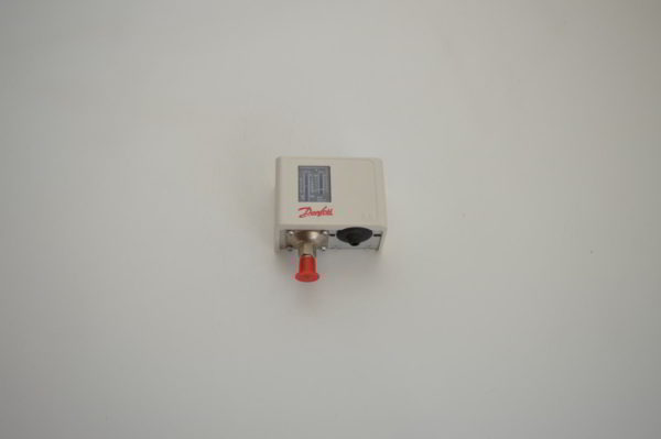 Pressostat Danfoss basse pression (BP) Type: KP1 (060-110166)   (NEUF)