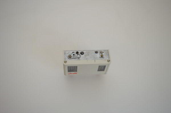 Pressostat Danfoss basse pression (HP/BP) Type: KP15 (060-1241)   (OCCASION) – Image 2