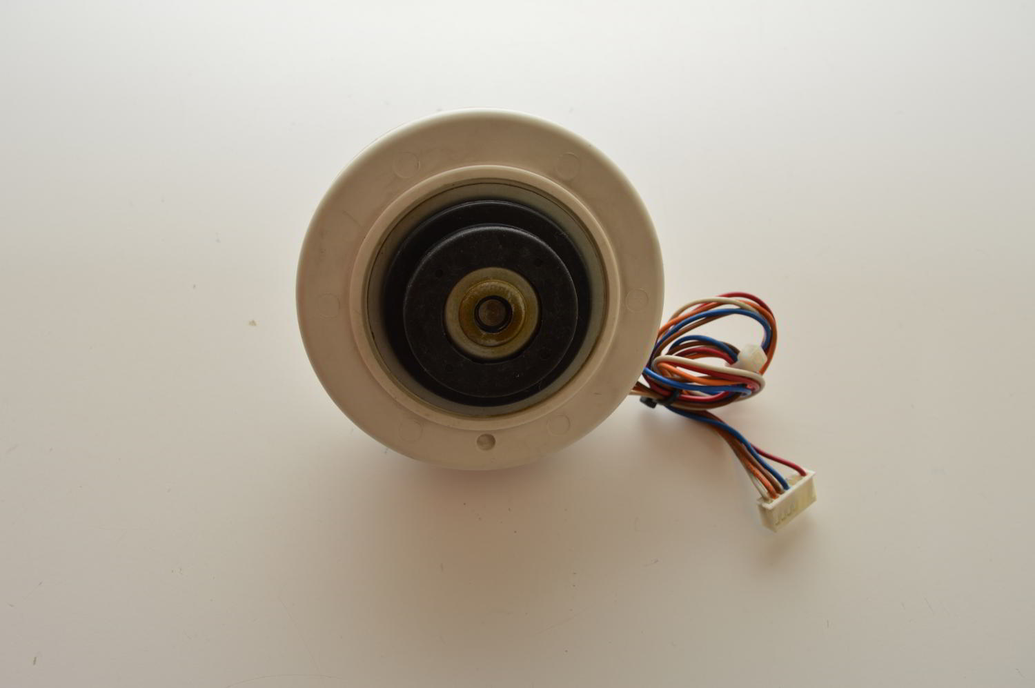 Moteur Turbine / DC Fan Motor KFD-280-40-8B / KFD-280-40-8K pour Daikin FXAQ32PAV1 / FXAQ32MAVE / FTXG25EV1BS (Ref: 138164J/2429809) (OCCASION) – Image 2