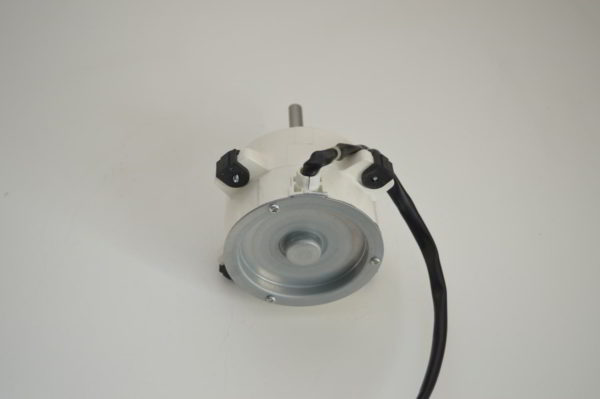 Moteur Ventilateur MFE-45VVBT pour groupe  FUJITSU / ATLANTIC   WOYG112LHT / WOYG140LCTA  ( Référence d'origine: 002974 )  (OCCASION) – Image 3