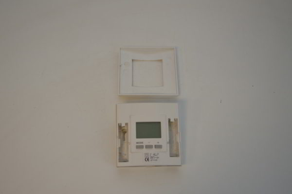 Thermostat d'ambiance digital DELTA DORE D 20 non programmable (OCCASION) – Image 2