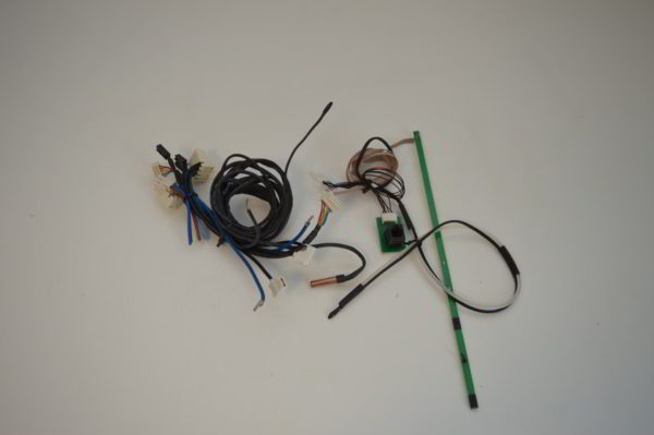 Lot de 4 sondes + carte "Port série" pour Ballon Thermodynamique Chaffoteaux HPWH 200 EXT  (OCCASION) – Image 2